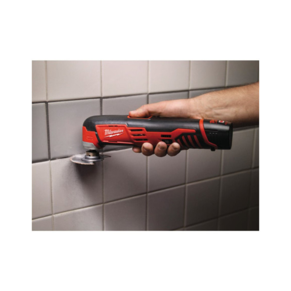 Реноватор Milwaukee C12 MT-402B Li-Ion, 2x4Ah, сумка (4933441705)