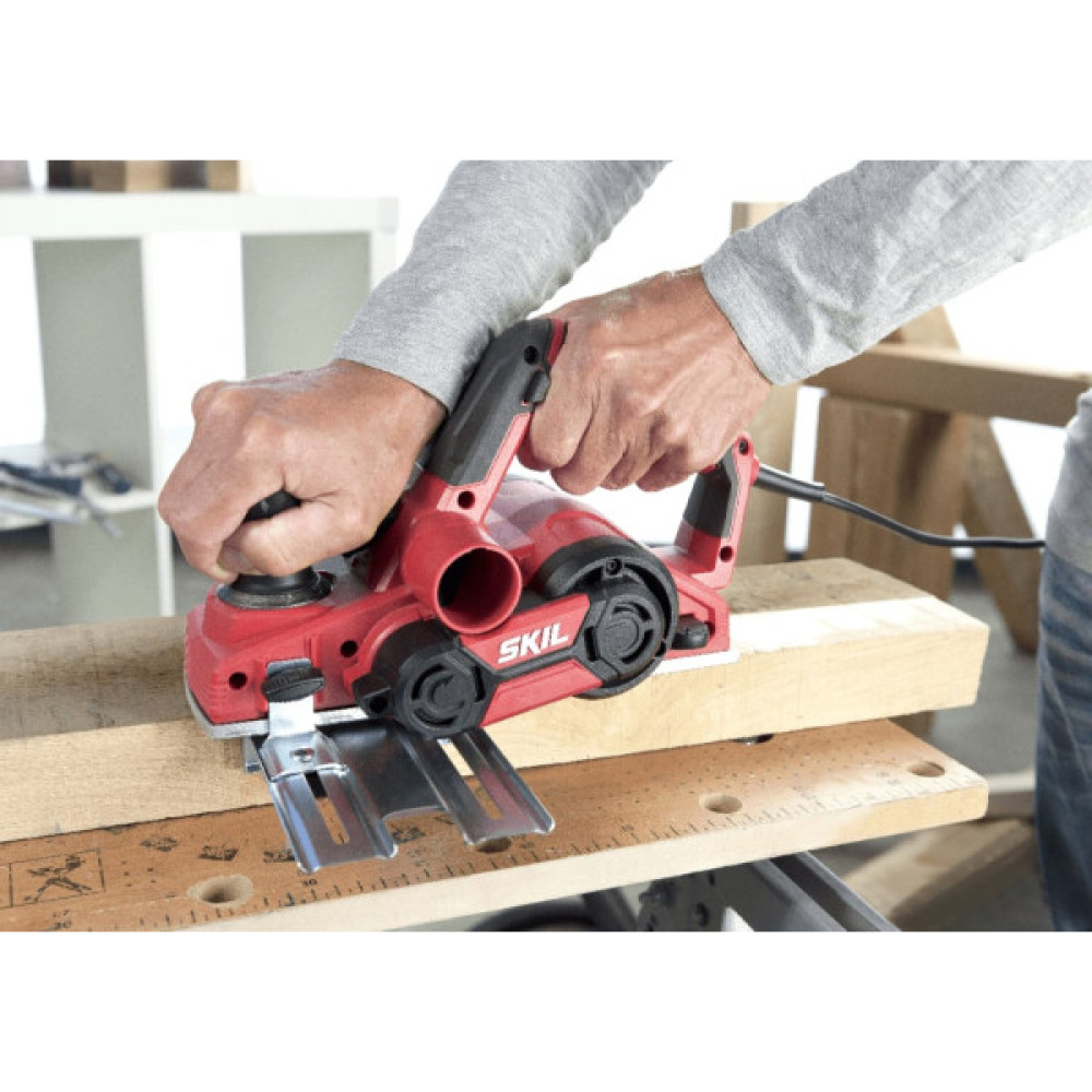 Рубанок SKIL 1590 AA 710Вт 82мм стругання до 2мм 2.6кг