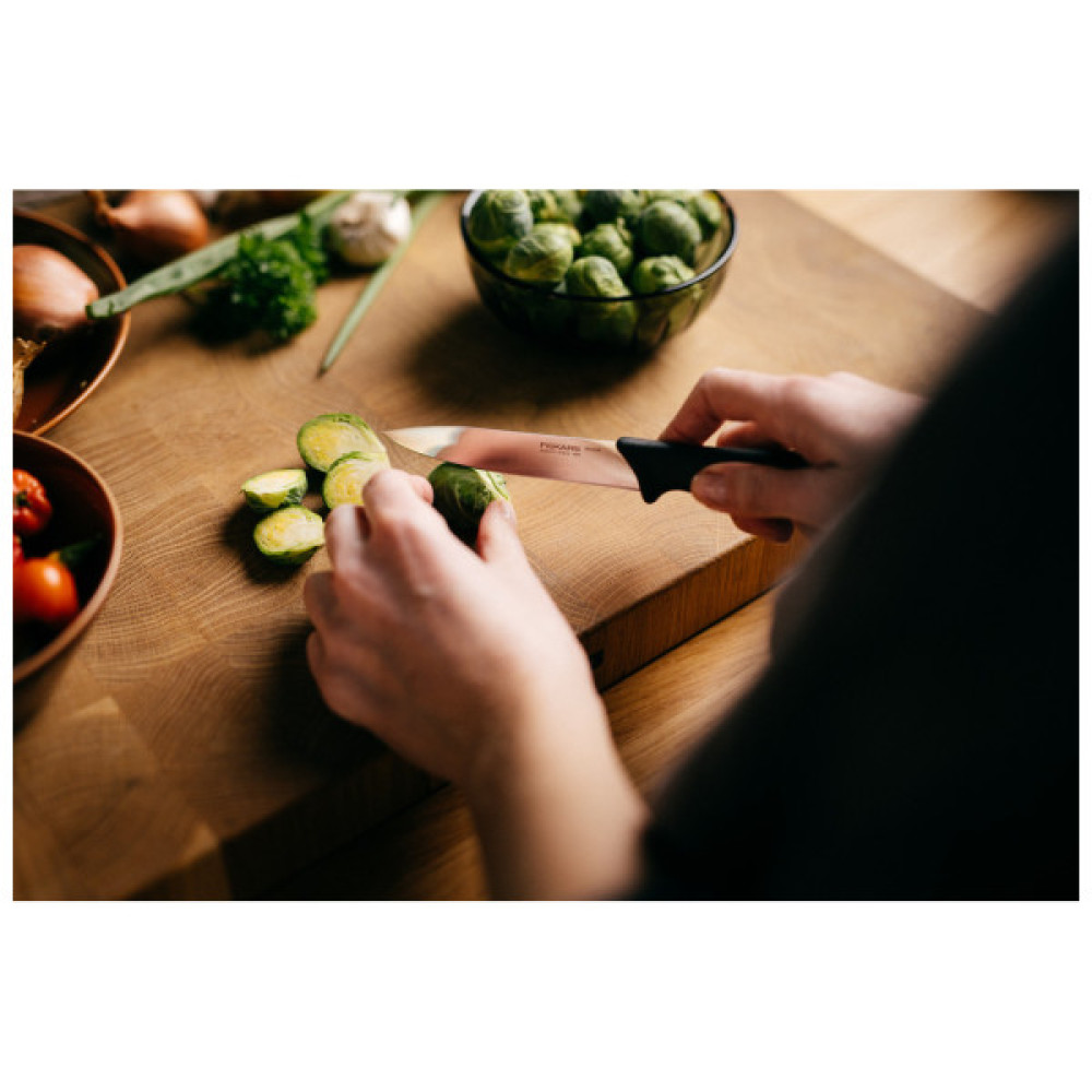 Кухонний ніж Fiskars Essential для коренеплодів 11 см (1065568)