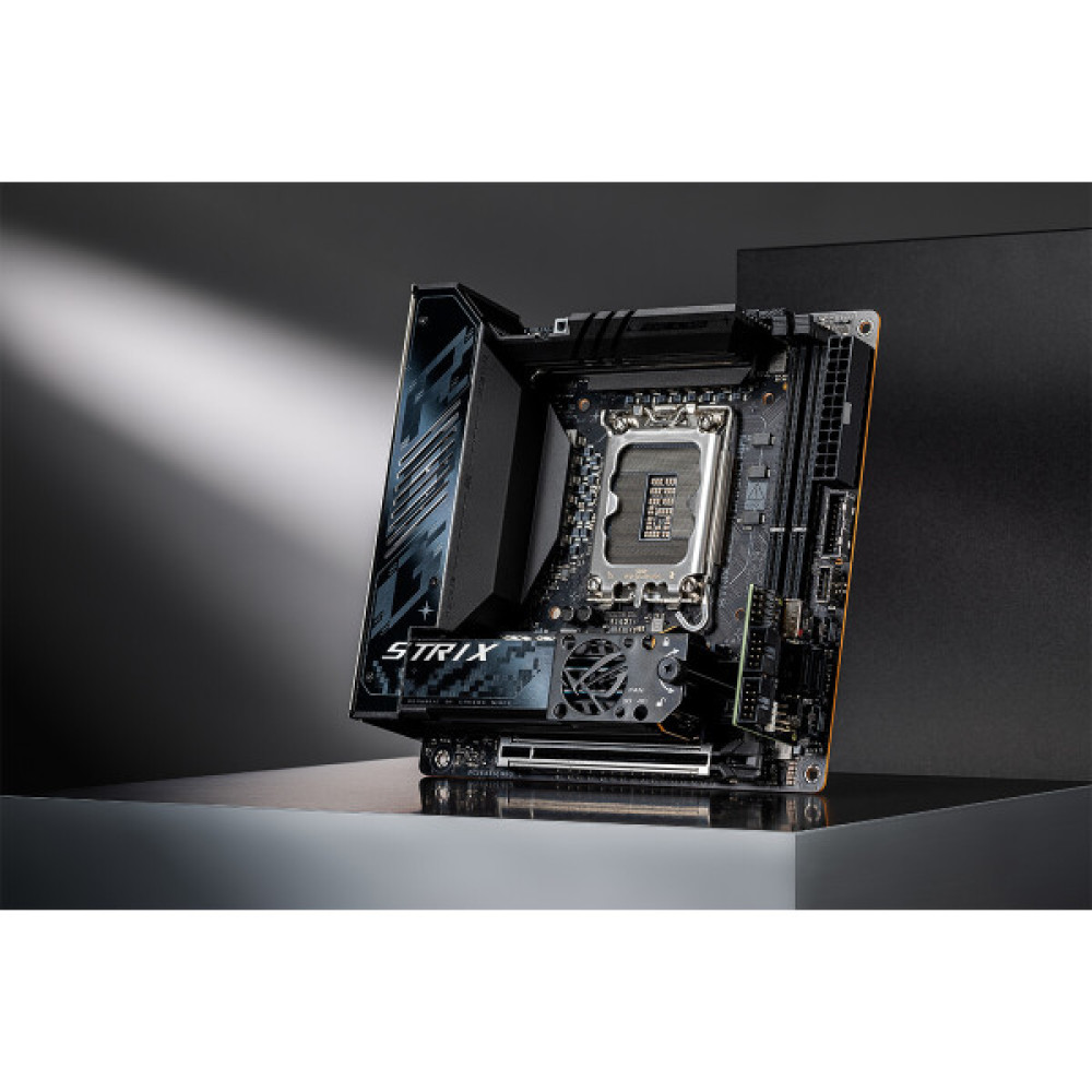 Материнcька плата ASUS ROG STRIX Z890-I GAMING WIFI s1851 Z890 2xDDR5 M.2 DP USB Type-C Wi-Fi BT mITX