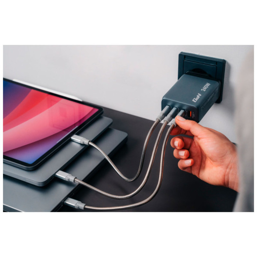 Зарядний пристрій Verbatim GaN 240 W 4 ports (USB-C-140 W,USB-C-100 W,USB-C-65 W /USB-A -3.0) (32205)