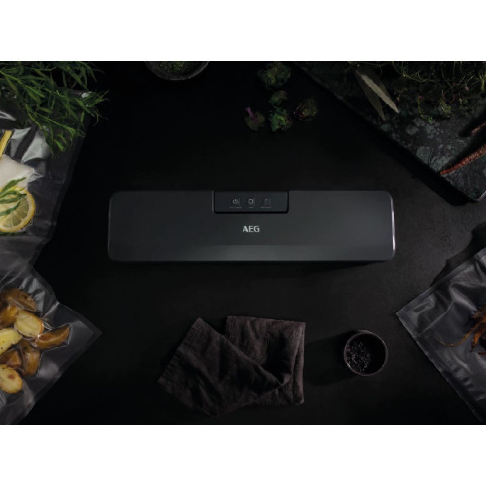 Вакууматор AEG для рулонів, пакетів і контейнерів, 80Вт, 30см, електронне керування, +10 пакетів, пластик, чорний