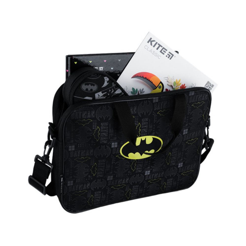 Сумка дитяча Kite 589 DC Batman A4, шкільна, текстильна (DC25-589) Сумка дитяча Kite 589 DC Batman A4, шкільна, текстильна (DC25-589)
