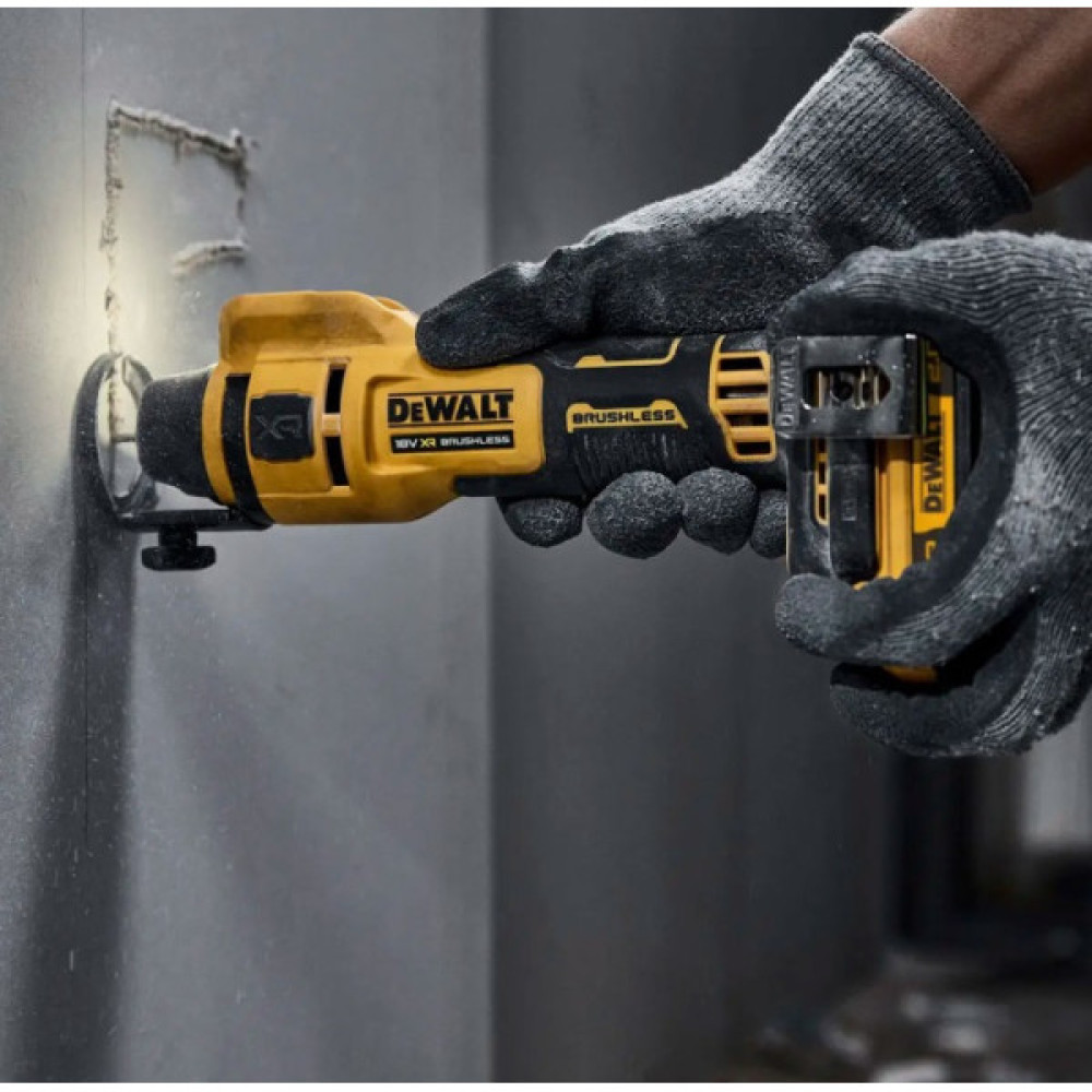 Фрезер акумуляторний DeWalt 18В XR Li-Ion 26000об/хв цанга 3.2-6.4мм 0.79кг без АКБ та ЗП