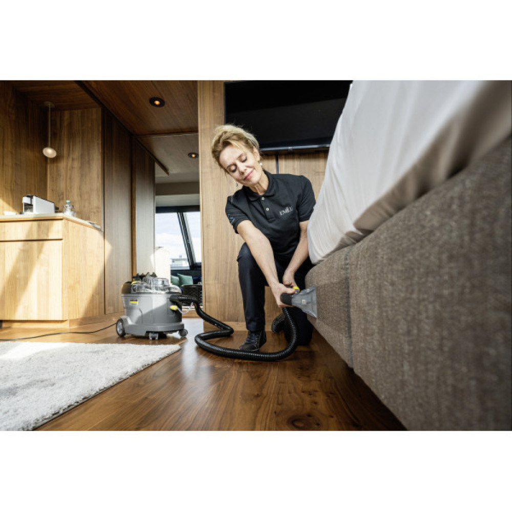 Пилосос професійний миючий Karcher Puzzi 8/1 1200Вт 270мБар контейнер 8/7л 8.6кг