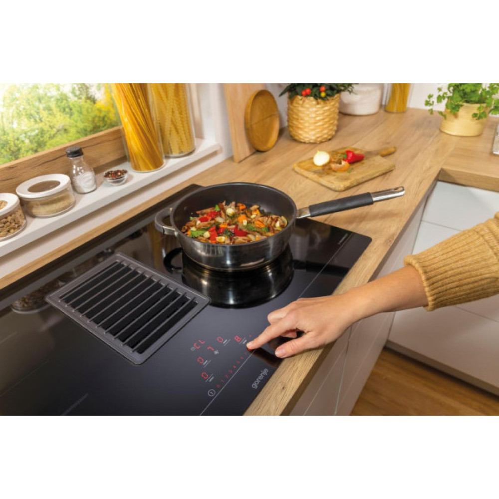 Варильна повверхня Gorenje індукційна, 83см, розширена зона, вбудована витяжка, 620м.куб/год, чорний