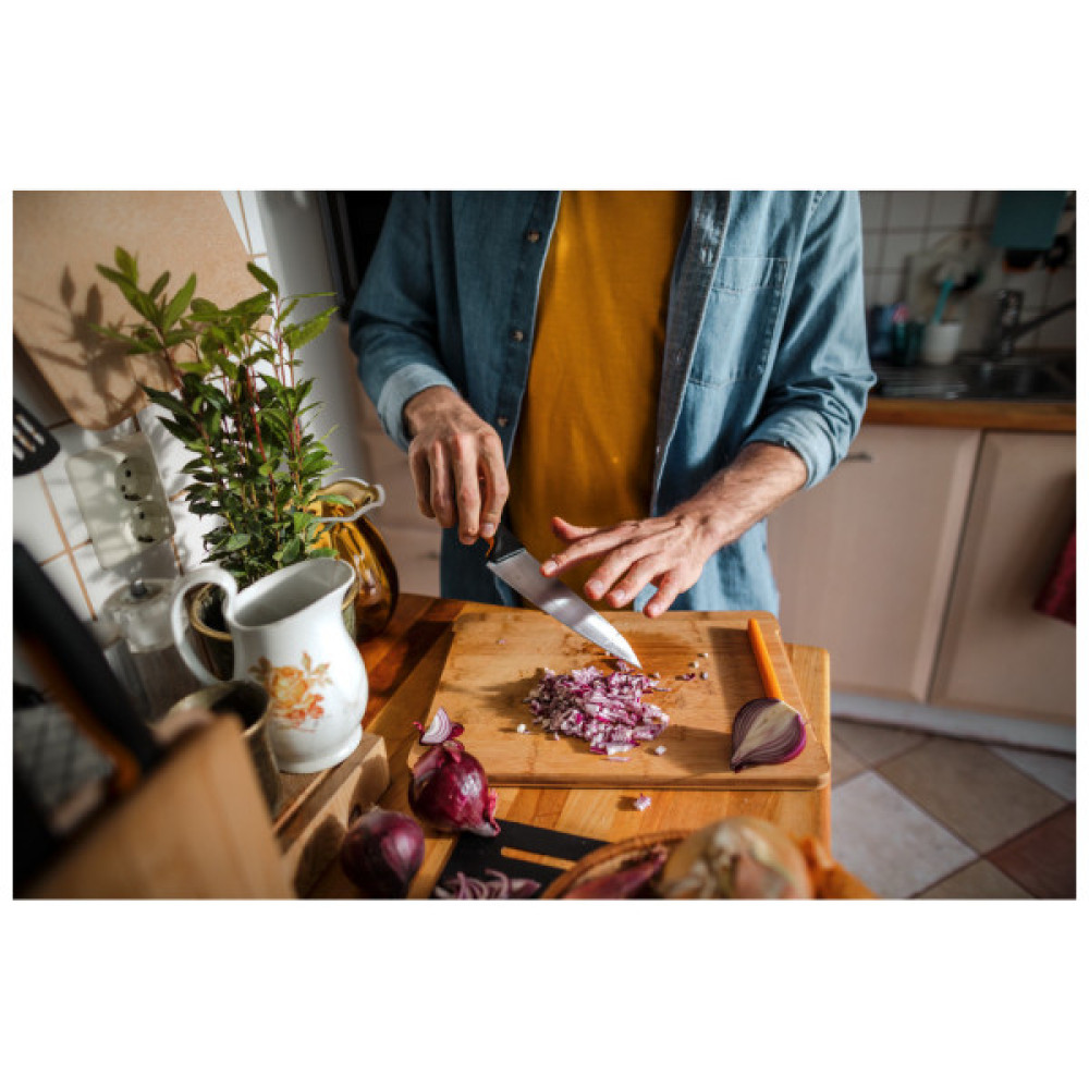 Кухонний ніж Fiskars Functional Form шеф середній 16,9 см (1057535)