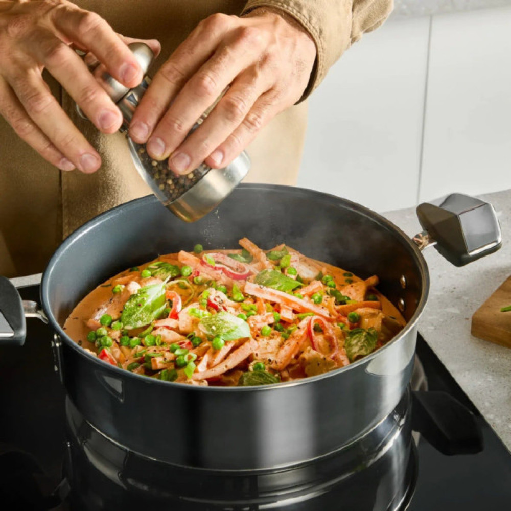 Сотейник Tefal Excellence+, з кришкою, 26см, чорний (E3337145)