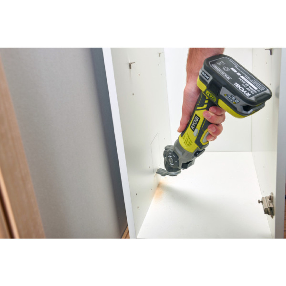 Багатофункціональний інструмент акумуляторний реноватор Ryobi ONE+ R18MT-0 18В 10000-20000об·хв кут коливань 3.2° 1кг без АКБ та ЗП
