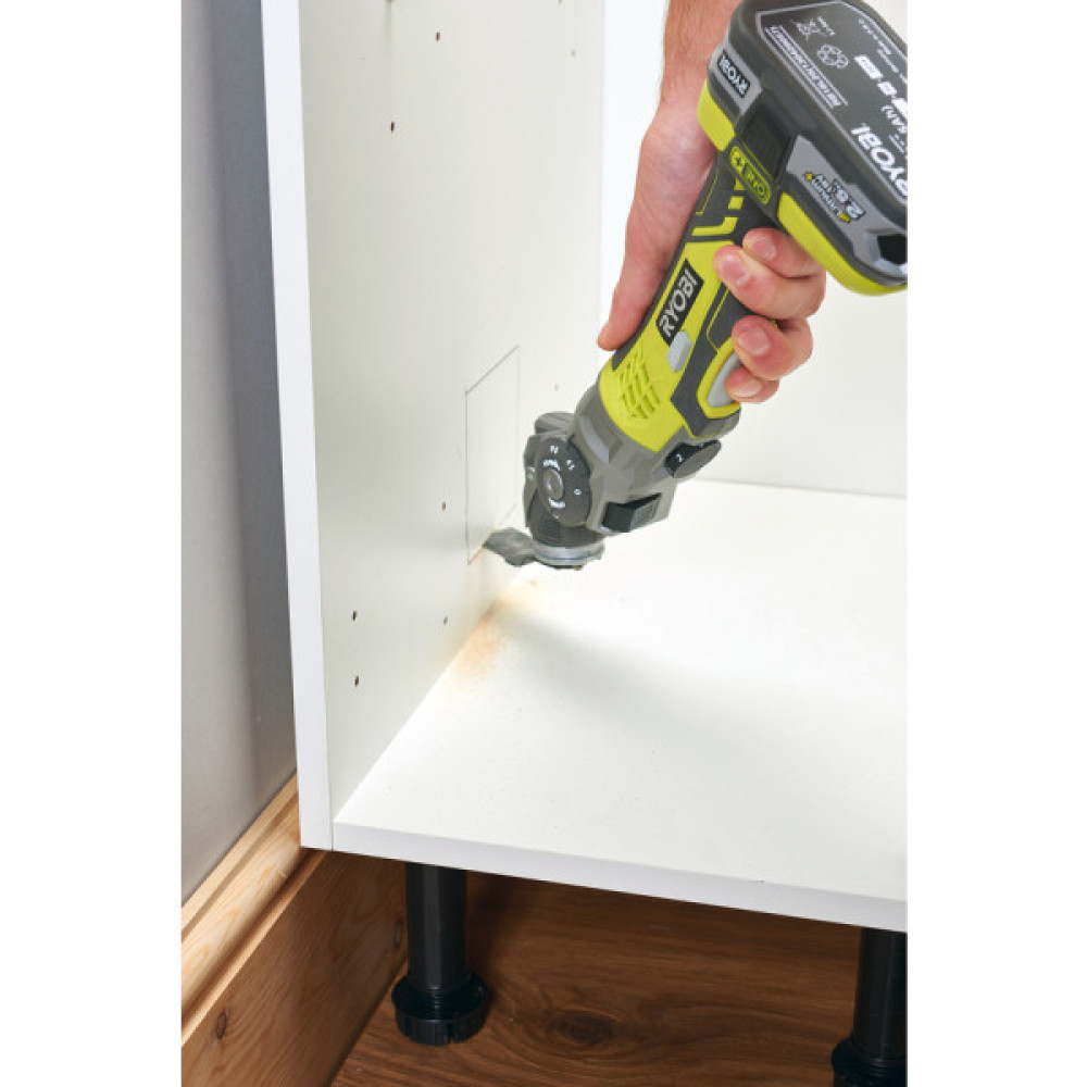 Багатофункціональний інструмент акумуляторний реноватор Ryobi ONE+ R18MT-0 18В 10000-20000об·хв кут коливань 3.2° 1кг без АКБ та ЗП