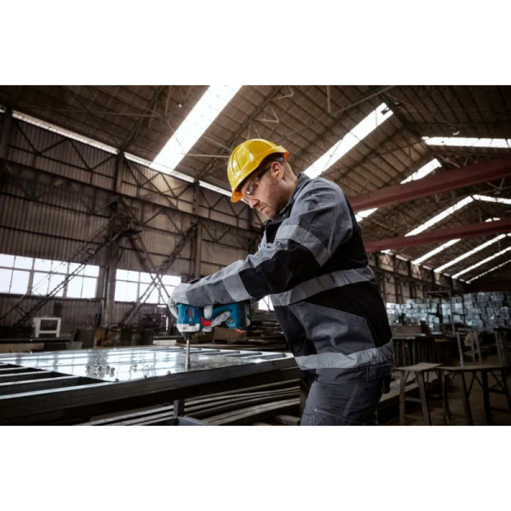 Гвинтоверт ударний акумуляторний Bosch Professional GDR 18V-215 18В 215Нм 3800об/хв M6-M16 1кг без АКБ та ЗП