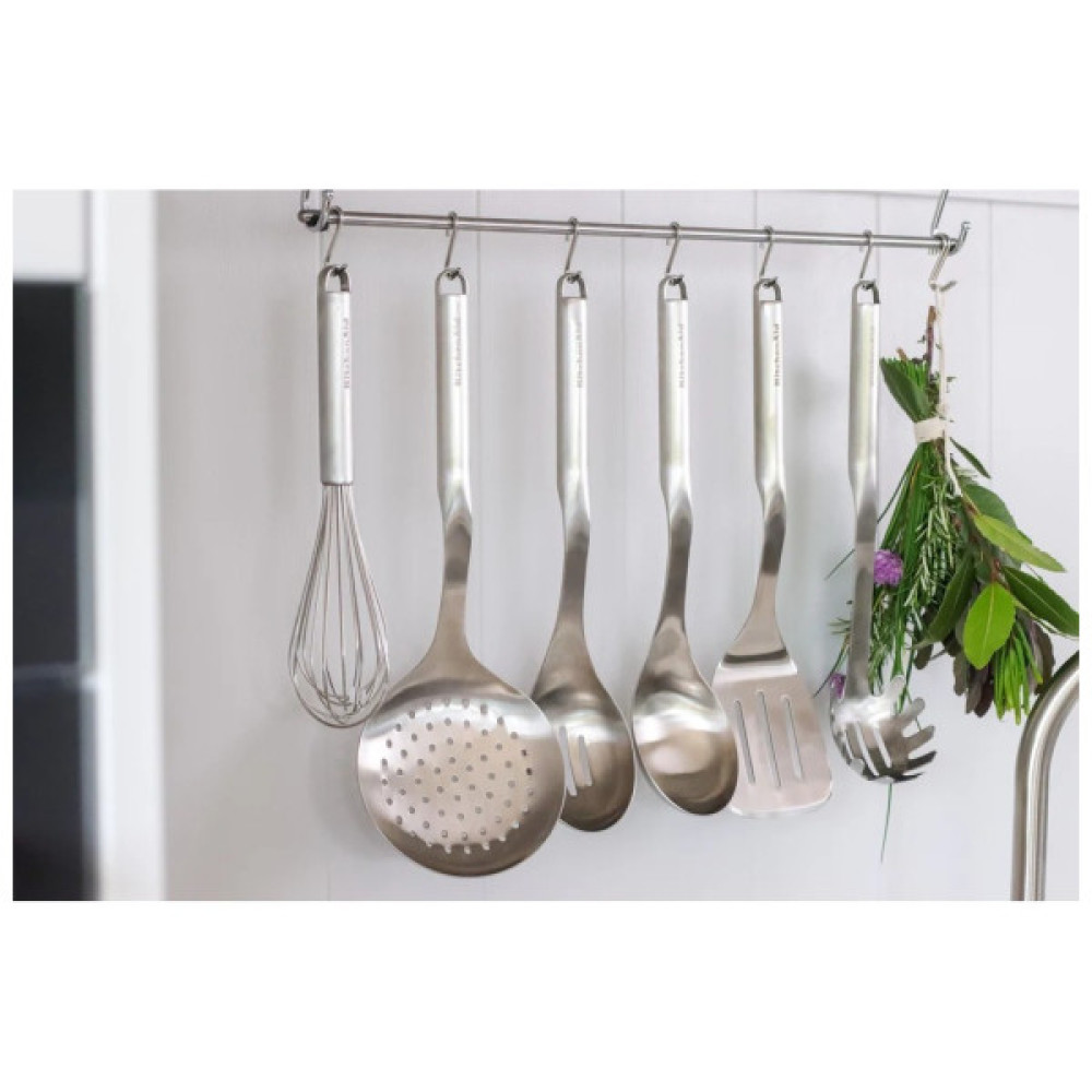 Шумовка KitchenAid Premium, 35,7 см (KMG010OHSS) Шумовка KitchenAid Premium, 35,7 см (KMG010OHSS)