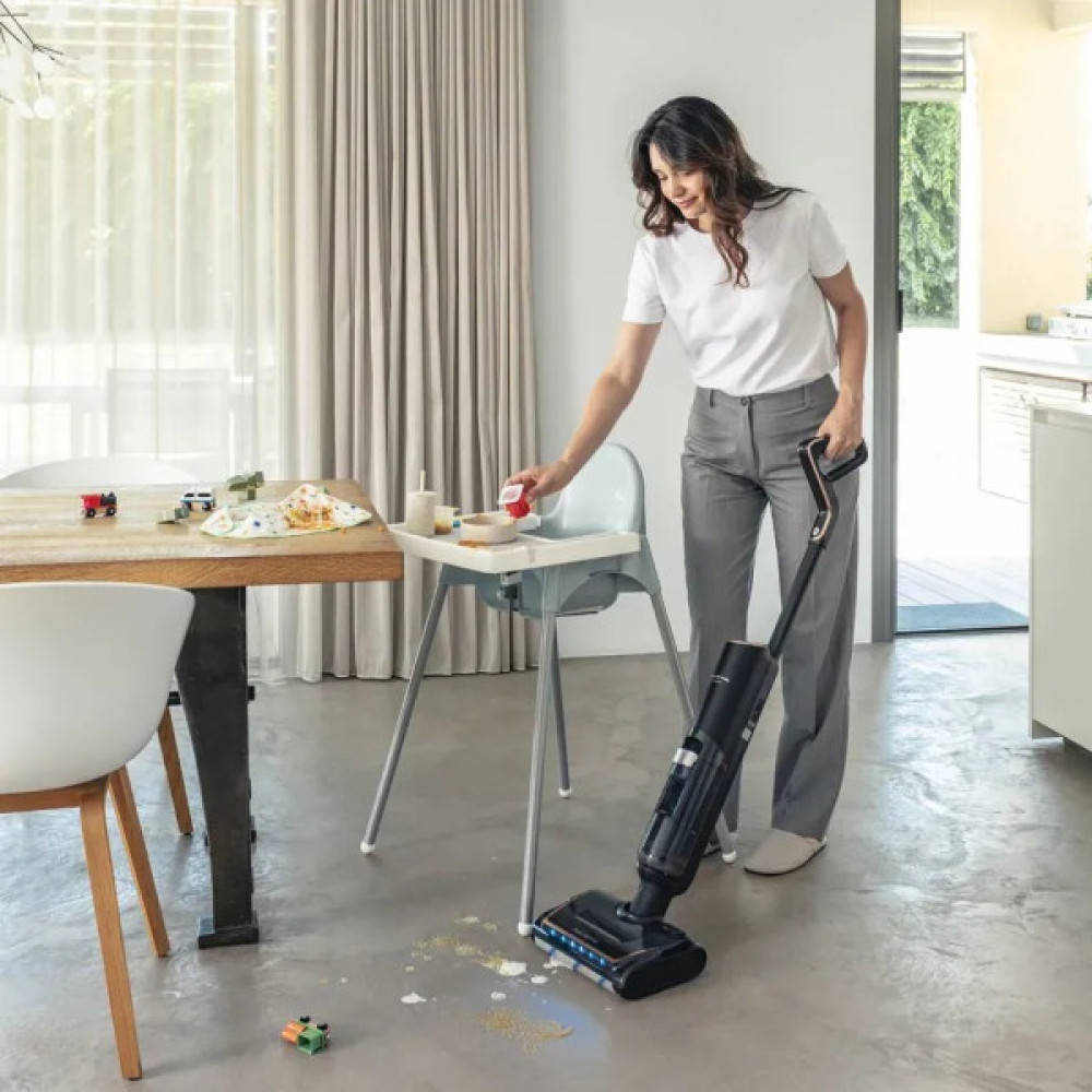 Пилосос Rowenta безпровідний миючий X-Clean 7, 250Вт, конт пил -0.5л, конт для води-0.65л, автон. робота до 50хв, вага-4.2кг, НЕРА, чорний