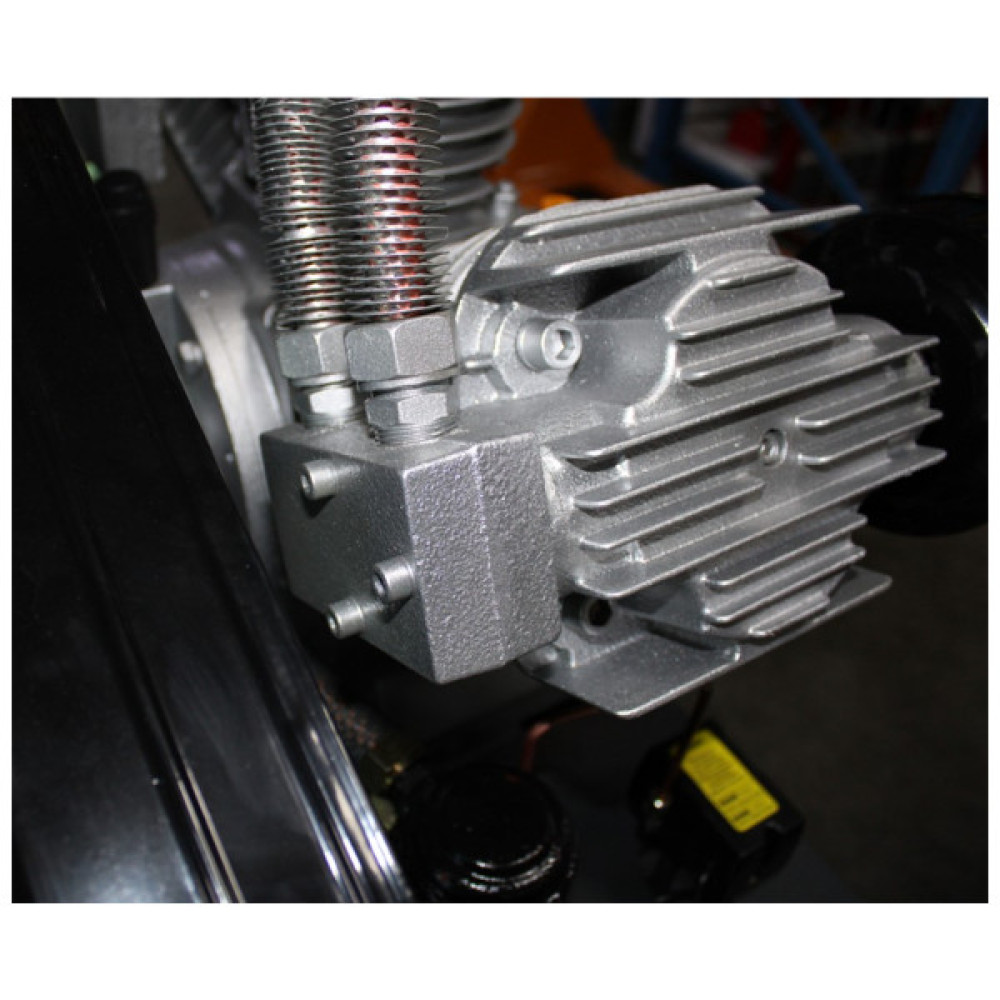 Компресор GTM 300л, 2200/1500л/хв, 11кВт, 10бар, 380В, 3 циліндри V-под. (KCJ3100-300L)