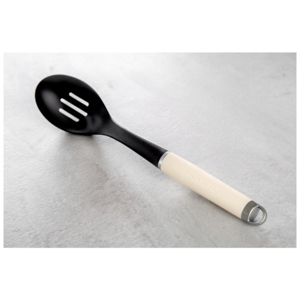 Ложка кухарська KitchenAid Coreline для сервіровки з прорізами, 35,3 см, кремова (KAG004OHACE)