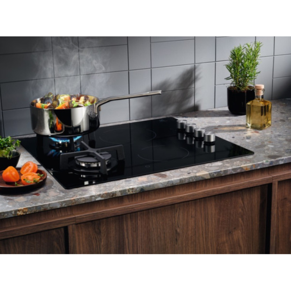 Варильна поверхня Electrolux комбінована (2 газ + 2 склокерам.), 60см, чавун, чорний