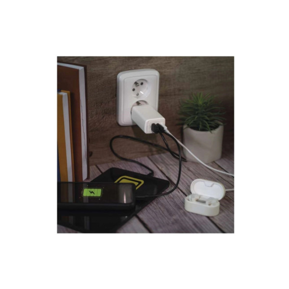 Зарядний пристрій EMOS V05G65 1xUSB-A + 2xUSB-C PD65W GaN (V05G65)