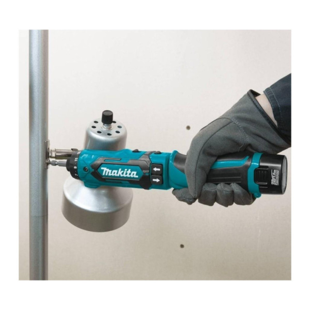 Викрутка акумуляторна Makita 7,2В (DF012DSE)