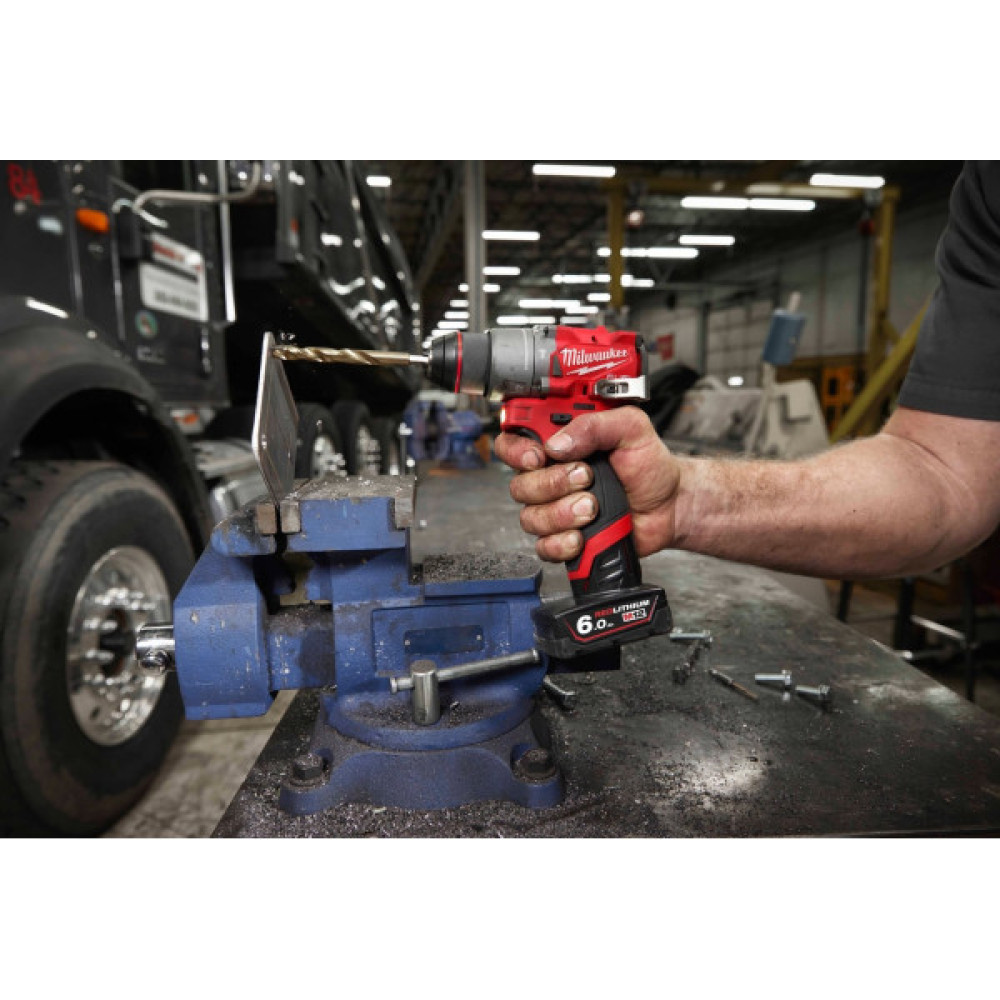 Набір із двох акумуляторних інструментів Milwaukee M12 FPP2A2-402X шурупокрут-дриль M12 FPD2-0 гвинтоверт M12 FID2-0 акб М12 2х4А·год ЗП C12C кейс