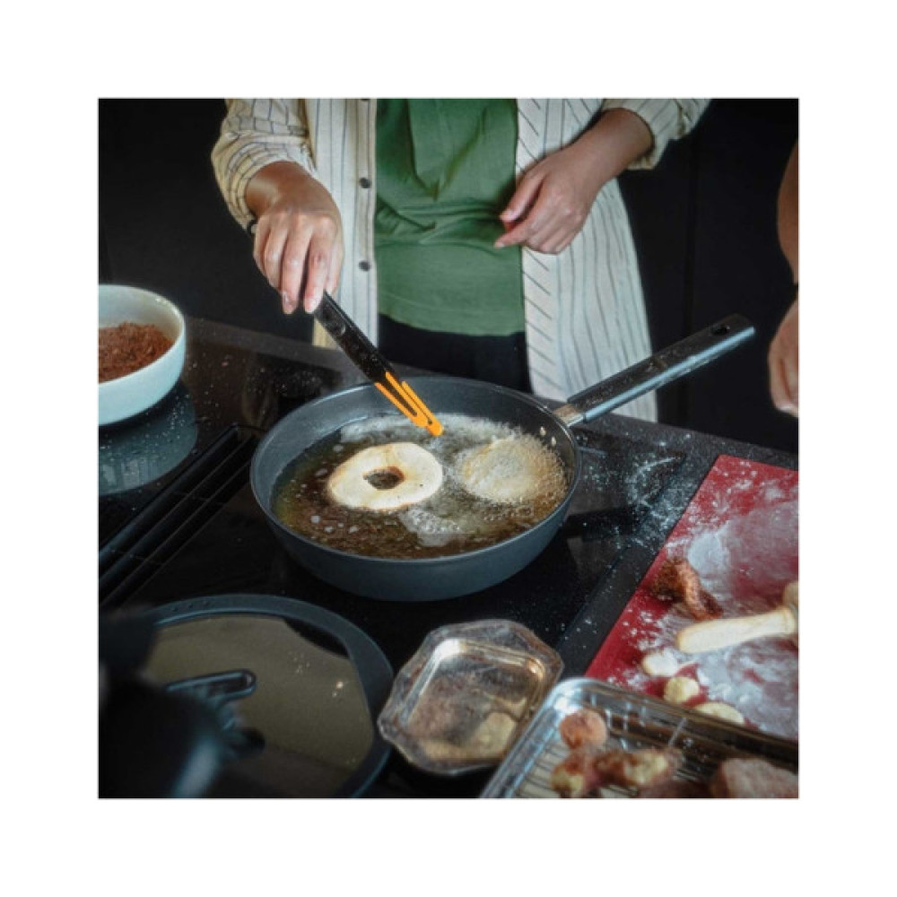 Сотейник Fiskars Hard Face 28 см (1075530)