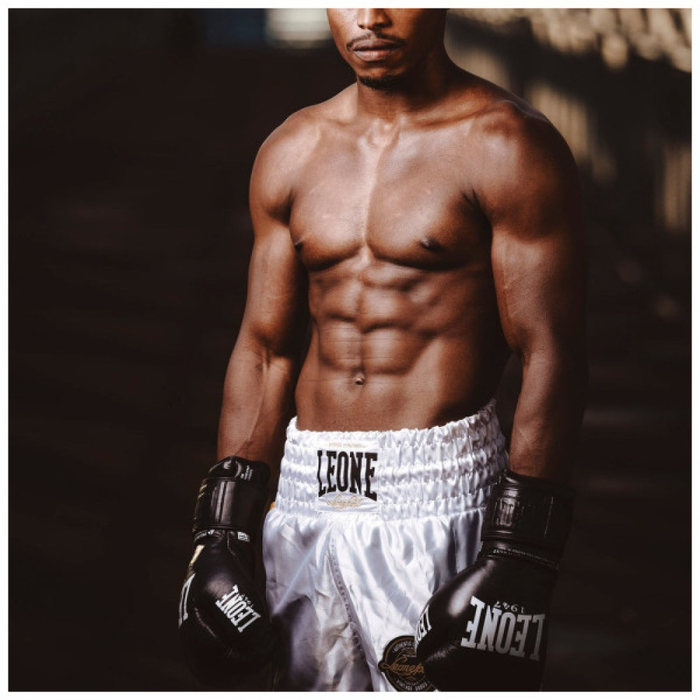 Боксерські рукавички Leone GN111 The Greatest Black 12 унцій (GN111_Black_12oz)