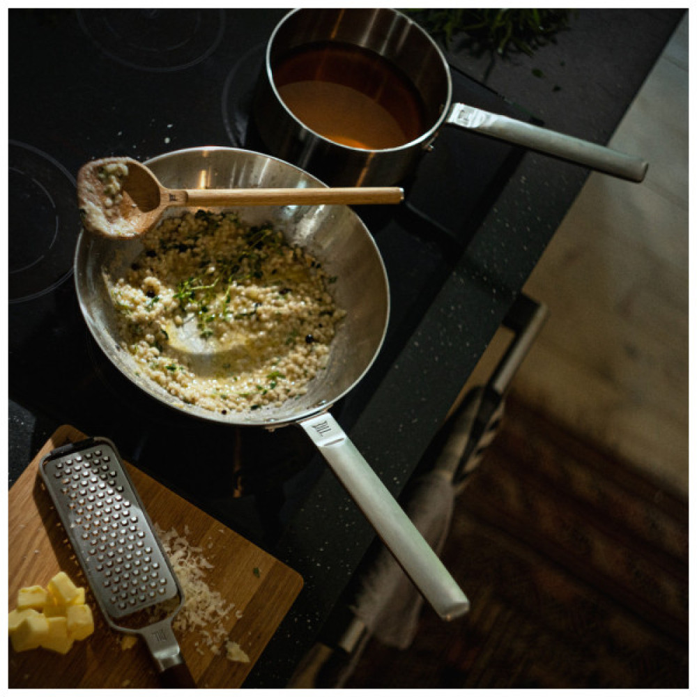 Сковорода Fiskars Вок Norden 28 см без покриття (1067630)