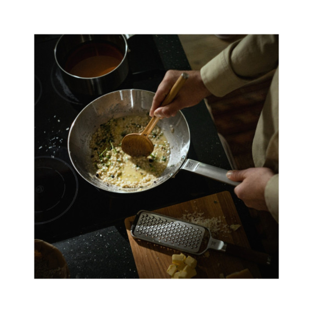 Сковорода Fiskars Вок Norden 28 см без покриття (1067630)