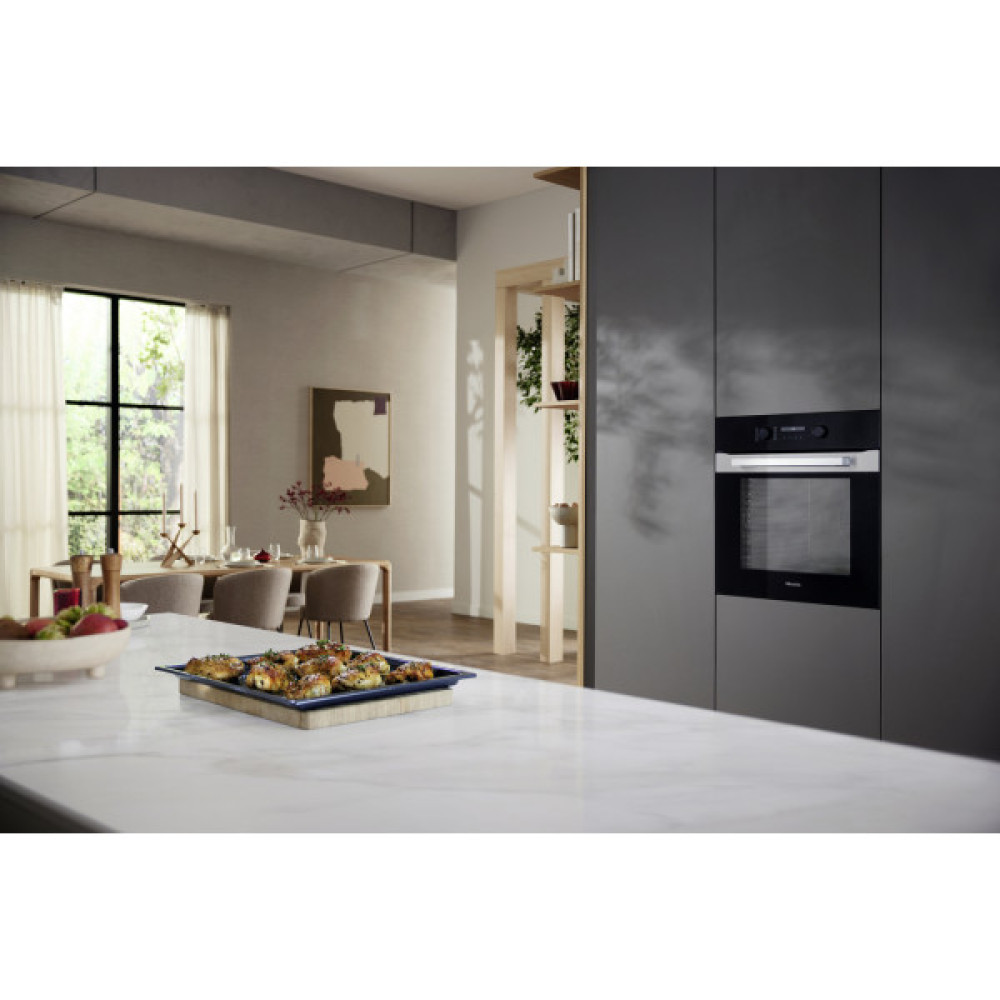 Духова шафа Miele H 2861 B Clean Steel електрична, 76л, A+, дисплей, конвекція, телескопічні напрямні, чорний