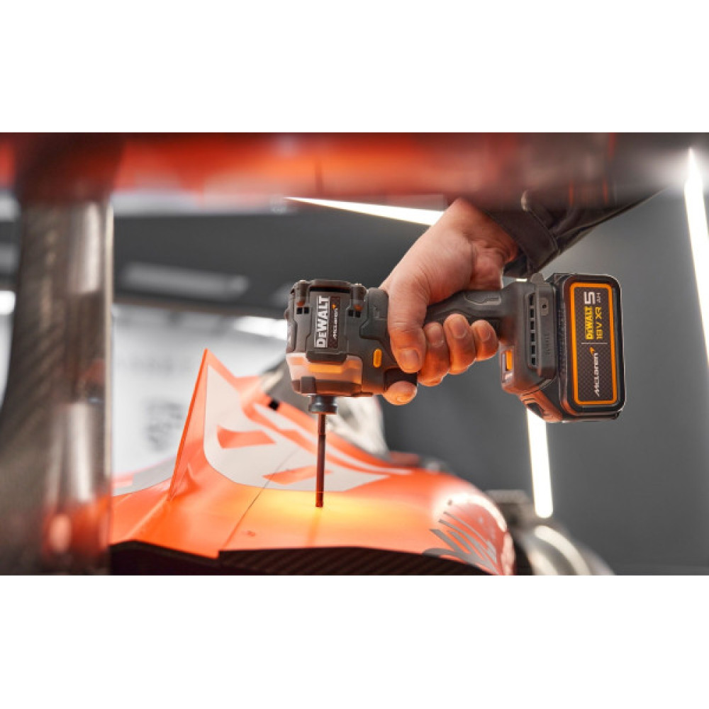 Шурупокрут-дриль ударний акумуляторний DeWALT McLaren F1 TEAM LIMITED EDITION 18В 2х5А·год 205Нм 1000-2800-3250об/хв кейс ЗП 1.0кг