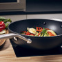 Сковорода KitchenAid Wok FHA 30 см з керамічним покриттям (CC005696-001) Сковорода KitchenAid Wok FHA 30 см з керамічним покриттям (CC005696-001)