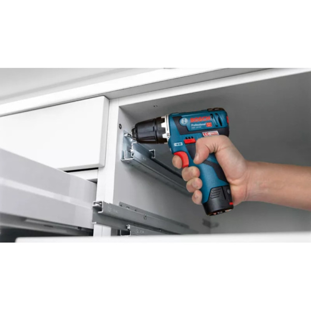 Набір акумулятора та зарядного пристрою Bosch Professional GBA 1х18В 2А·год 1х18В 4А·год ЗП GAL 12V-40