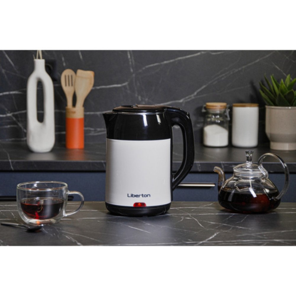 Електрочайник Liberton LEK-6825