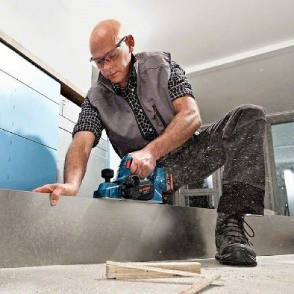 Рубанок акумуляторний Bosch Professional GHO 185-LI 18В 82мм стругання до 2.6мм паз до 9мм без АКБ та ЗП