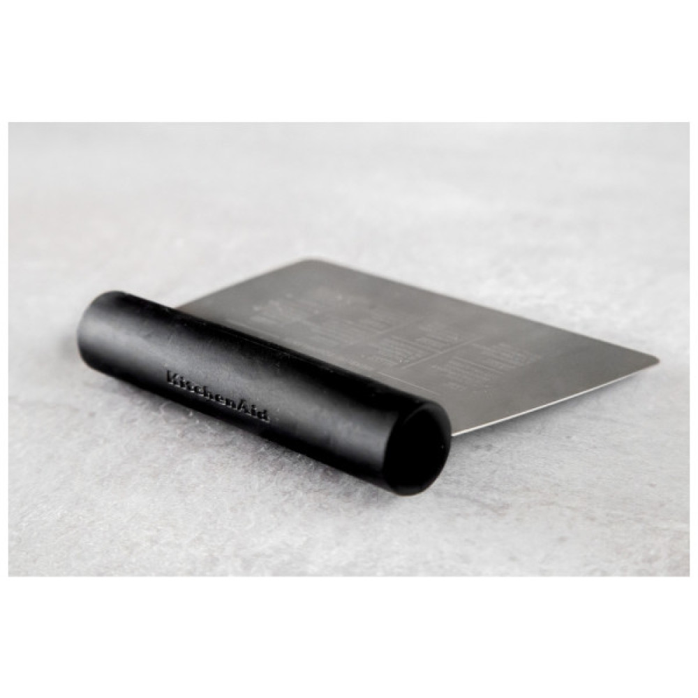 Шкребок кондитерський KitchenAid Universal 15,2 х 11,5 х 2,6 см чорний (KQG050OHOBE)