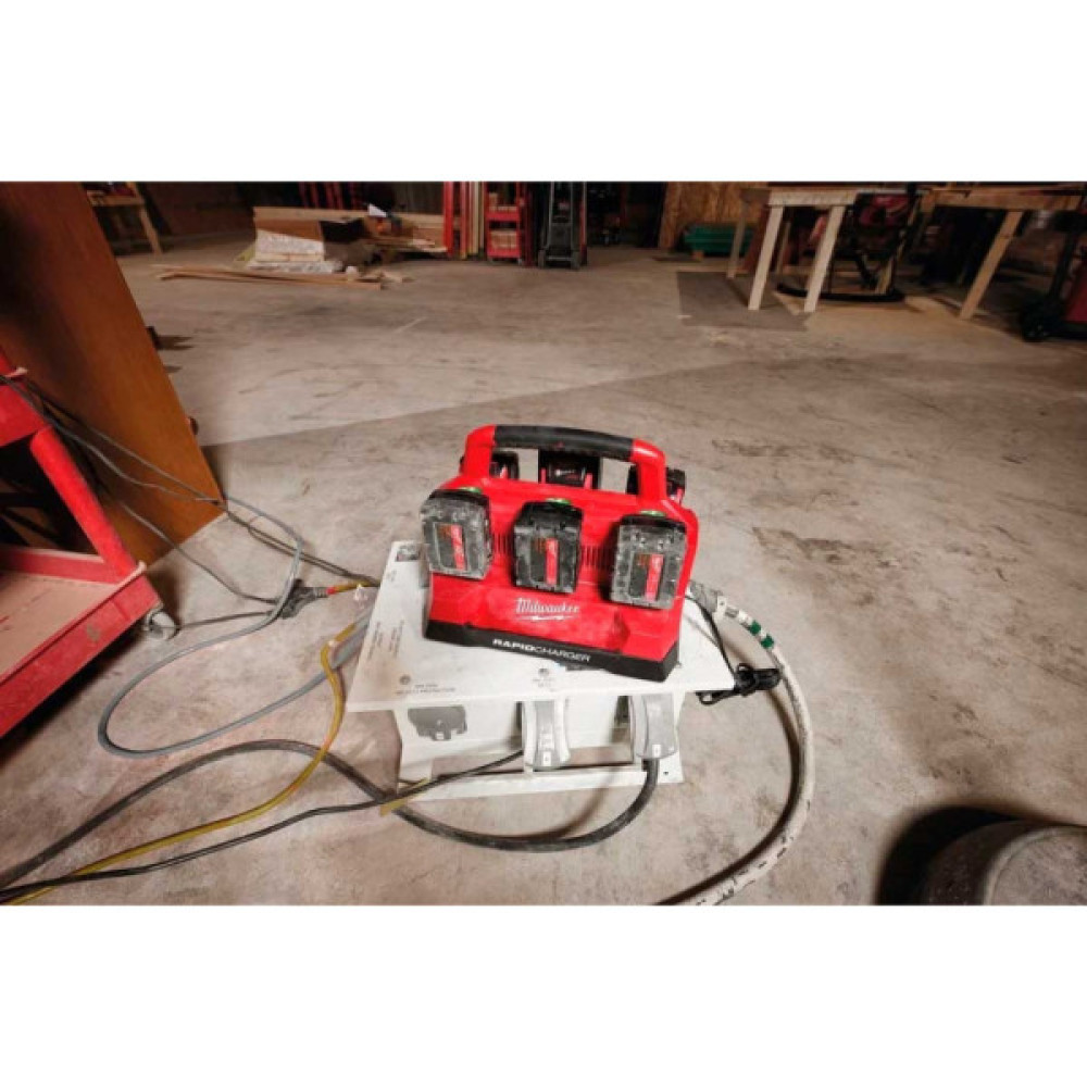 Зарядний пристрій для акумуляторів інструменту Milwaukee M18 PC6 EU (4932480162)
