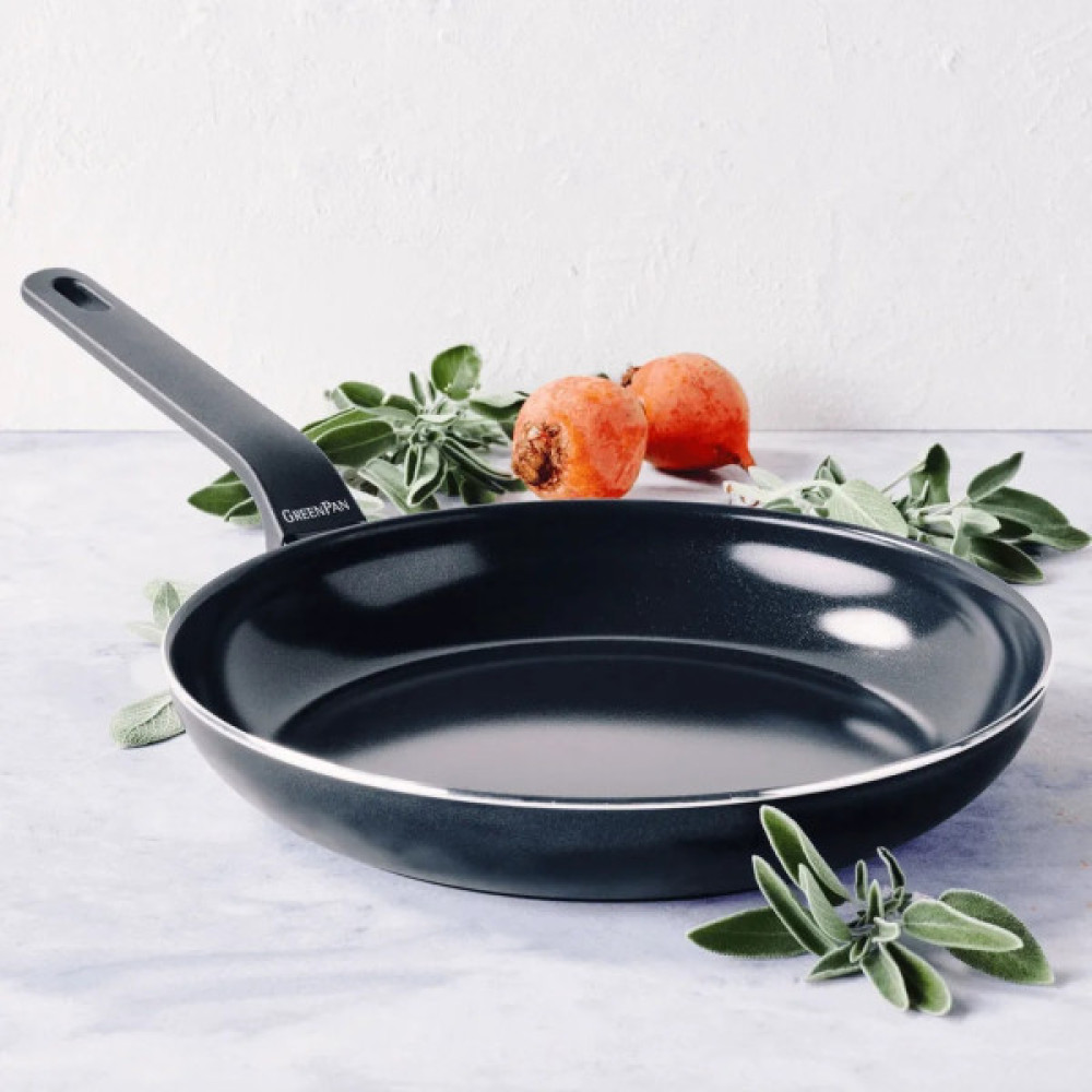 Сковорода GreenPan Essence Perforated Base, 28 см з керамічним покриттям (CC009041-001)