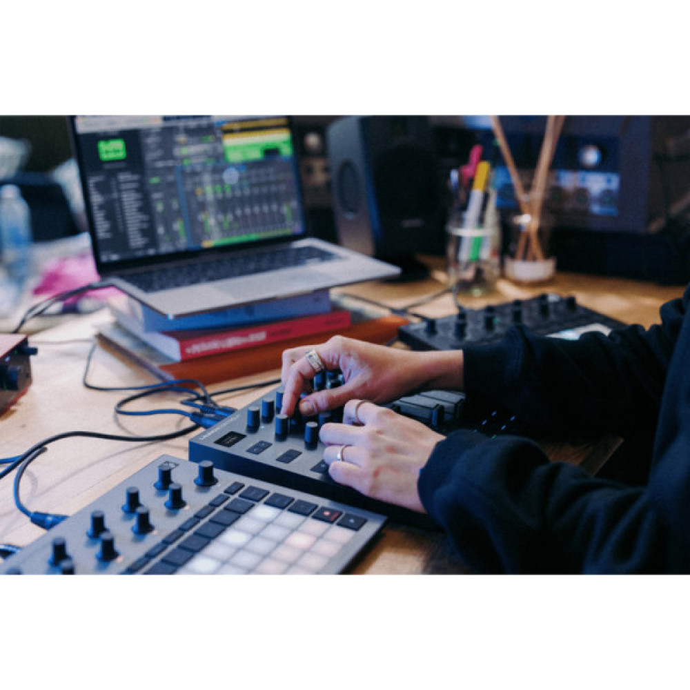 MIDI контролер Novation Launch Control XL 3 (301233)