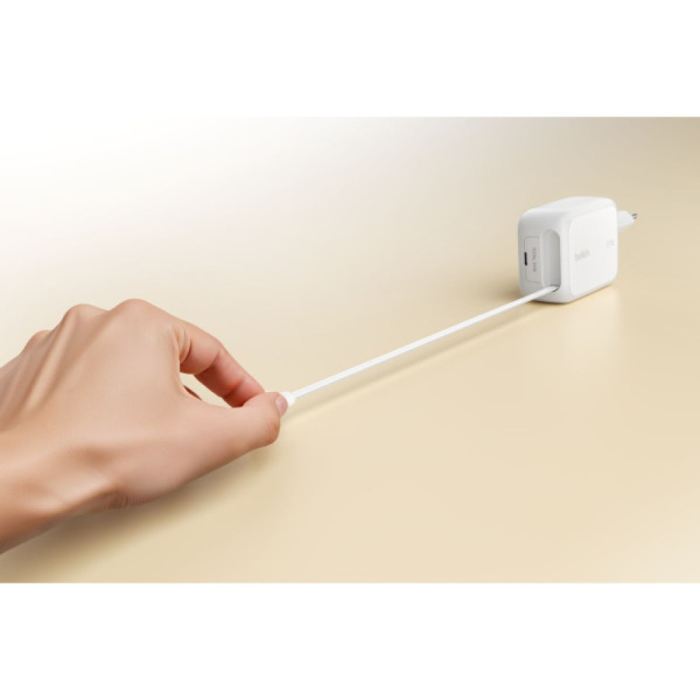 Зарядний пристрій Belkin 2xUSB-C 67W GaN PD3.2 PPS + built-in cable USB-C 1.0m white (WCH022KQWH)
