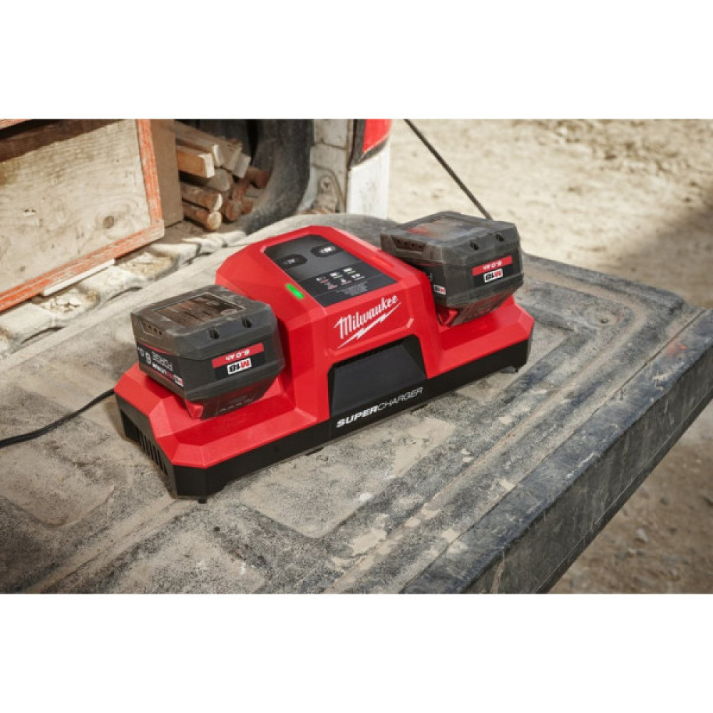Зарядний пристрій для акумуляторів інструменту Milwaukee M18 DBSC Dual SUPER CHARGER (4932492531)