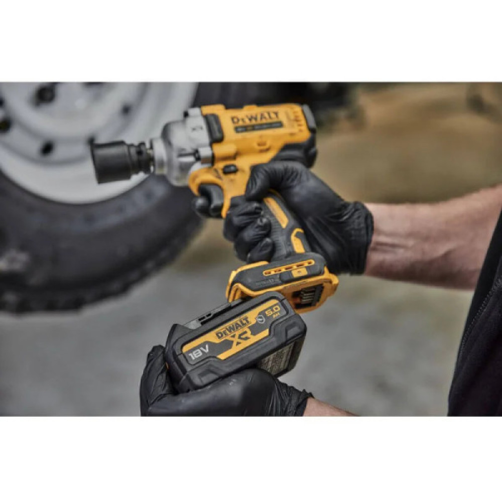 Гайковерт ударний акумуляторний DeWALT XR Li-Ion 18В 1084Нм 2000об/хв 3250уд/хв 1/2" 1.67кг без АКБ та ЗП